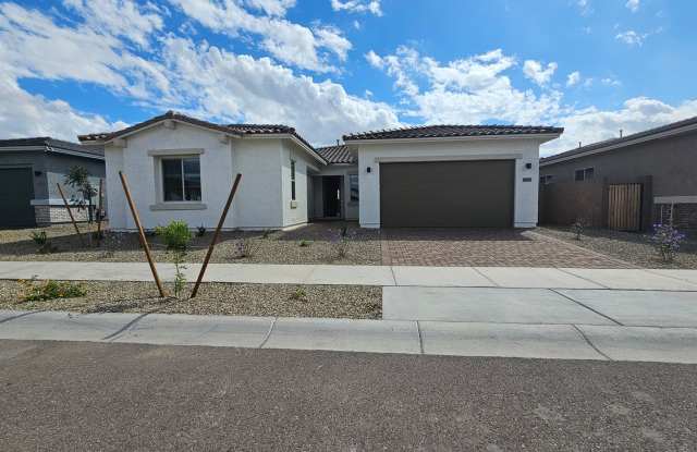 BEAUTIFUL NEW HOME 5 BEDROOMS 3 BATHS!