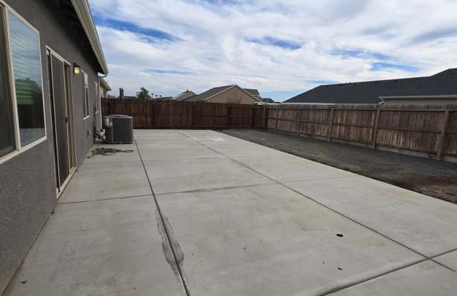 3 Bed / 2 Bath