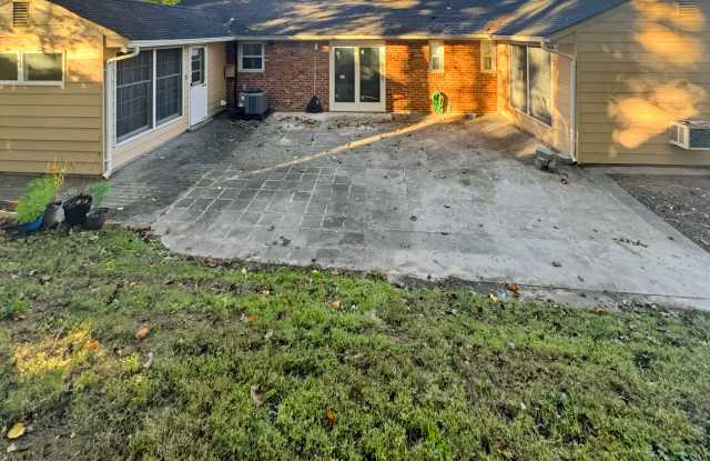 Photo of 7517 Murillo Street