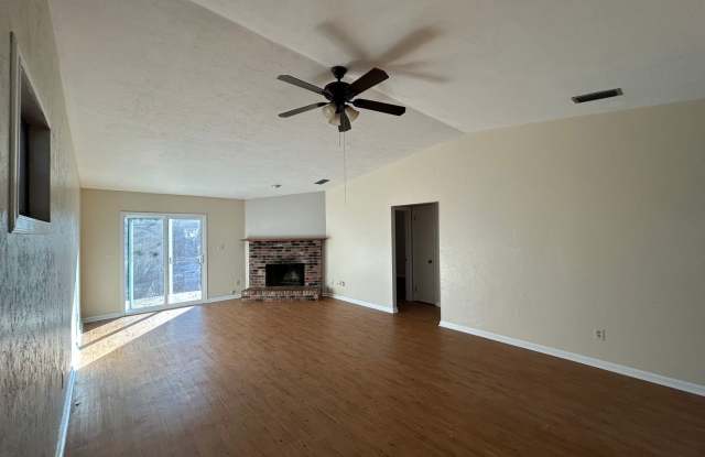 Spacious 2 bedroom! BRAND NEW PAINT AND FLOORING