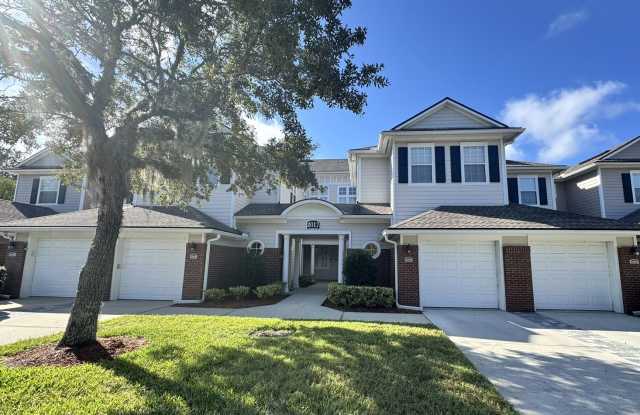 Photo of 3BR/3BA Eagle Harbor Condo w/ Garage