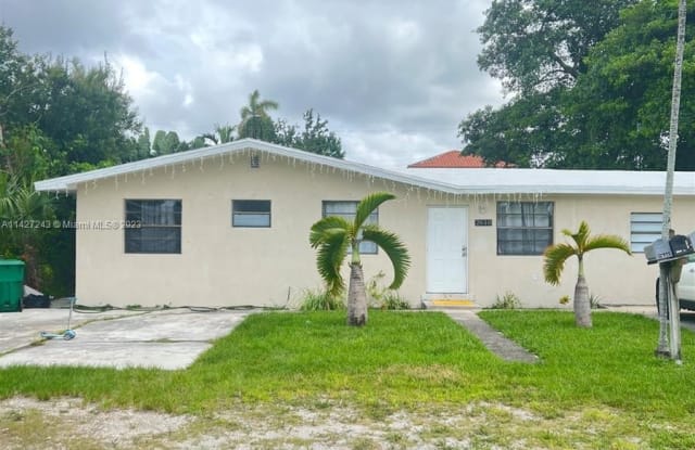 2608 NE 214th St - 2608 Northeast 214th Street, Ojus, FL 33180