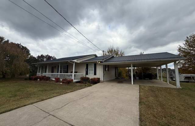 3 Bedroom 2 Bathroom Fully Furnished Home in Greeneville, TN