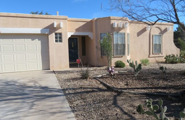 2200 Cimarron Dr. - 2200 Cimarron Drive, Las Cruces, NM 88011