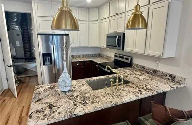 706 Gloucester Street