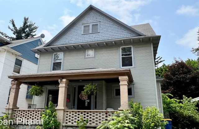 531 Glenwood SE