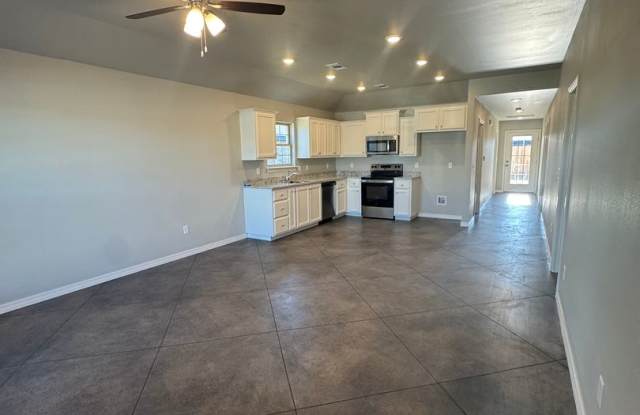 3/2/1 Fabulous new build 2025 1/2 off special 1st month's rent