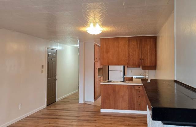 2 Bedroom up stairs apartment