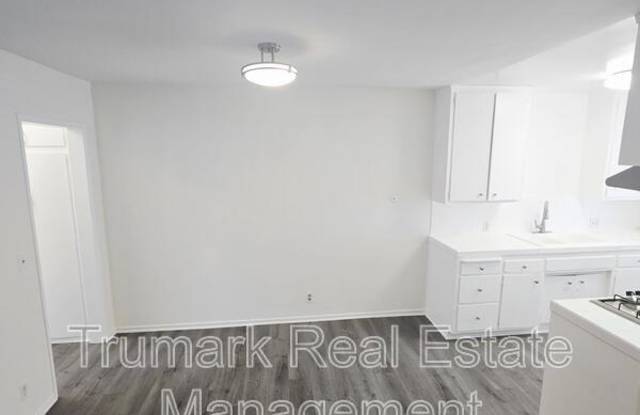 621 W California Ave