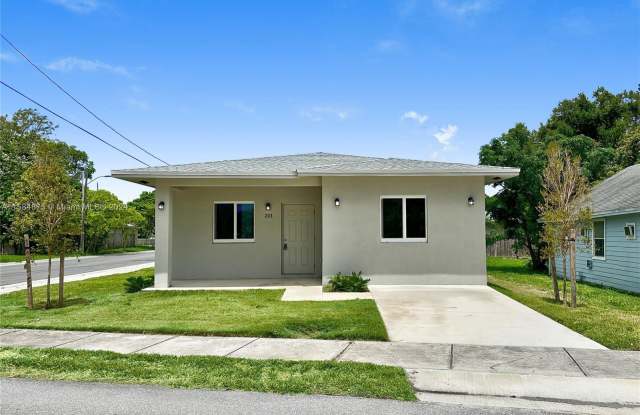 201 NW 6th Ave