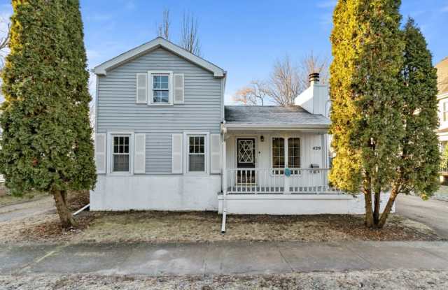 Photo of 429 East Doty Avenue