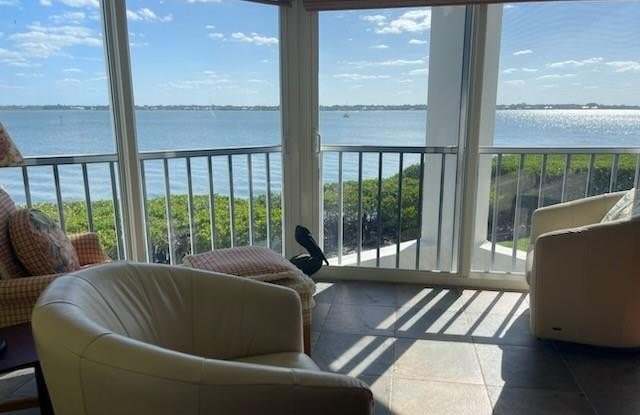 144 NE Edgewater Drive unit: 3102