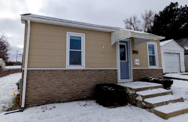 1302 West Robinson Street