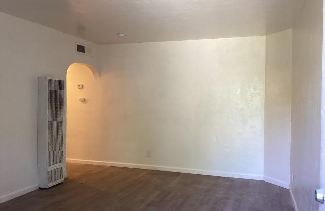 3452 - 3458 E. Clinton Ave Fresno