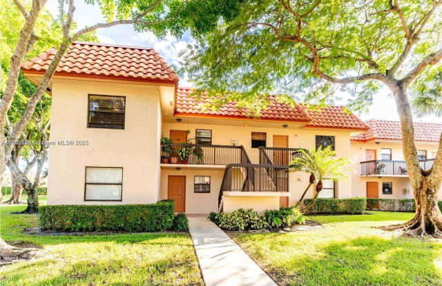 Photo of 15805 W Waterside Cir