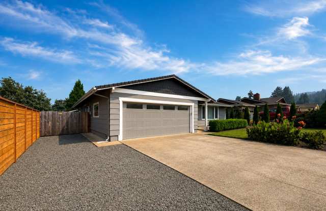 Beatifully Updated Cottage Grove Home