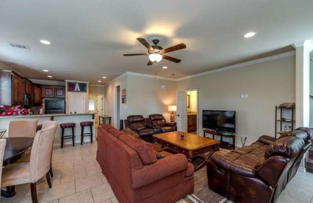 1103 Carolina