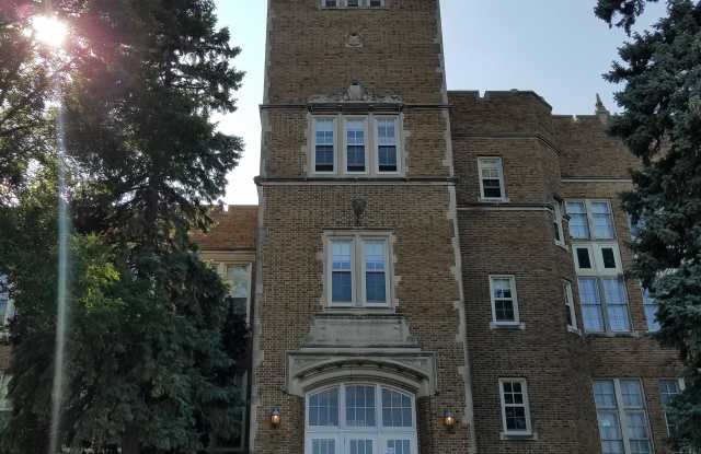 Jefferson Schoolhouse Apartment Homes