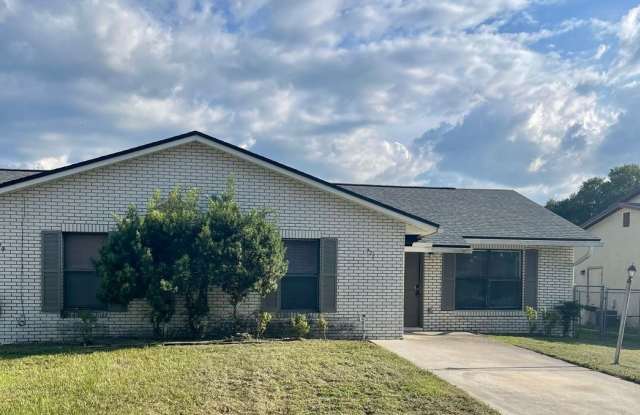 Photo of Fresh  Spacious 2-Bedroom Duplex in Prime Poinciana Location!