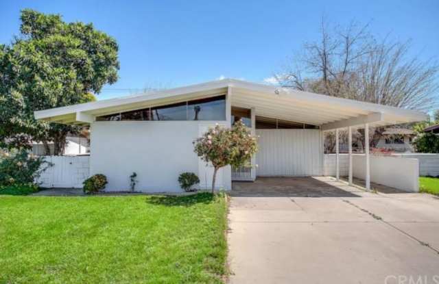 4250 Kansas Ave