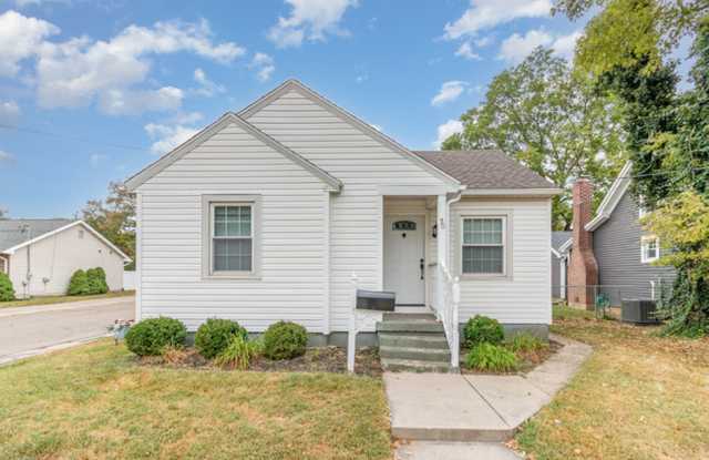 2 Bed / 1 Bath House - Downtown Historic Springboro
