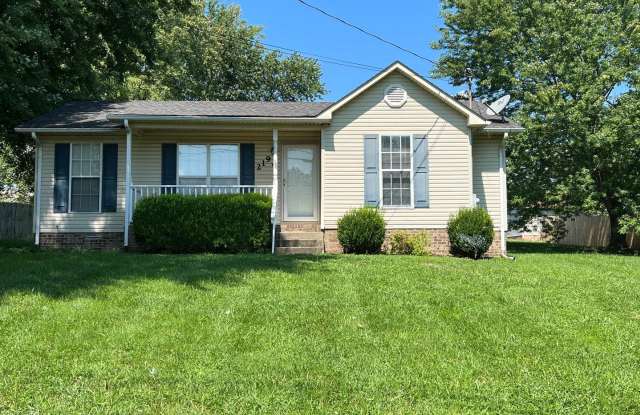 Three bedroom close to post! - 219 Golden Pond Avenue, Oak Grove, KY 42262