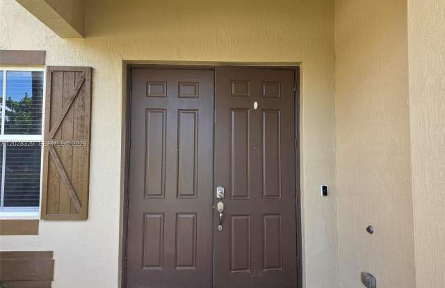 8671 Lakeside Bnd