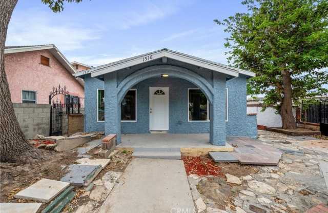 1516 E Young