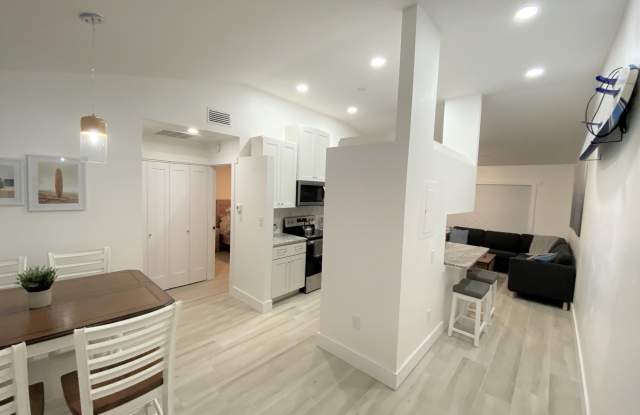 102 Beach Park Lane