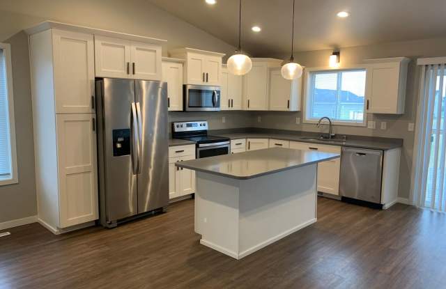 4 bed 2 bath Single Family Home