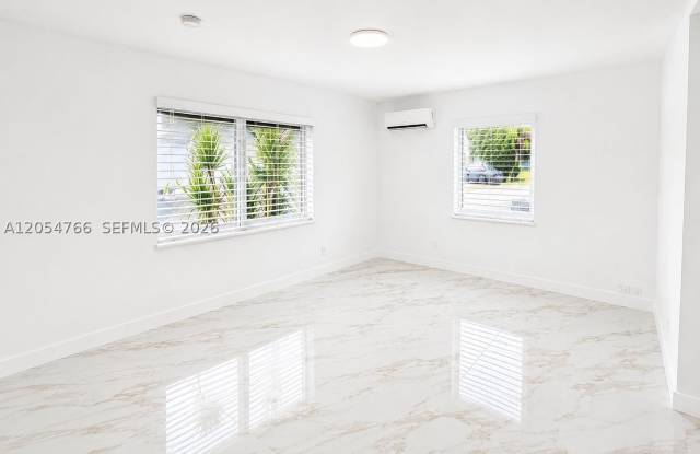 254 E Dania Beach Blvd