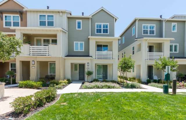 175 Lewis Ln