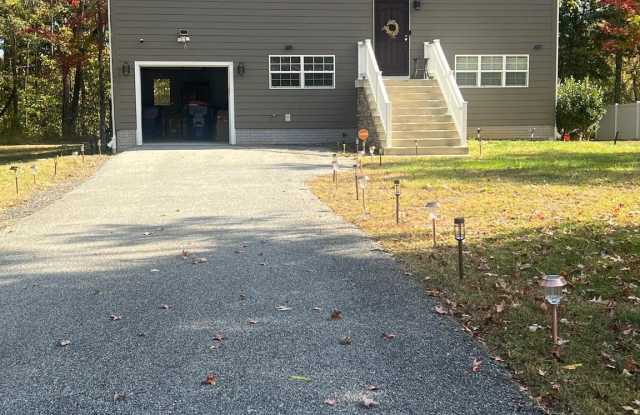 Photo of 12124 RIVERVIEW Drive