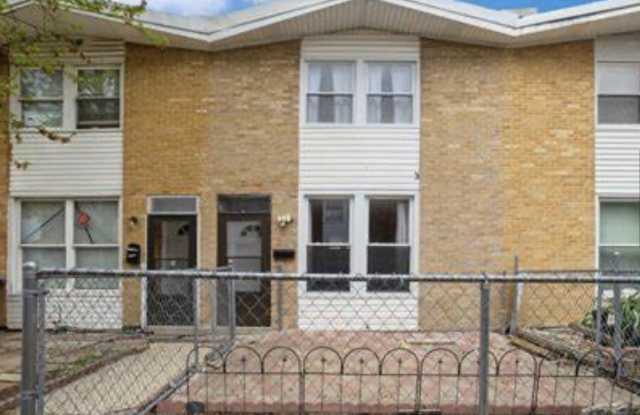 Photo of 2017 Pine Street unit: B