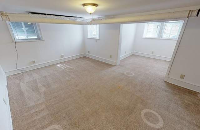 1902 E Linnwood Avenue