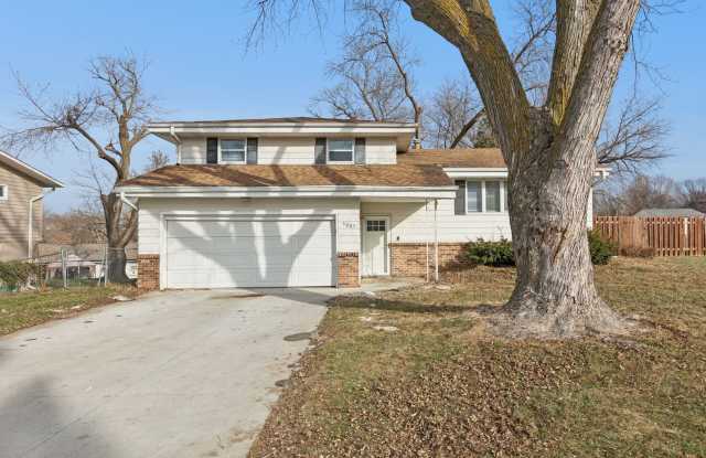 Photo of 3 Bedroom In Roanoke Estates!!