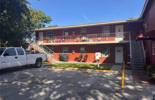 Photo of 2121 NW 4th Ct