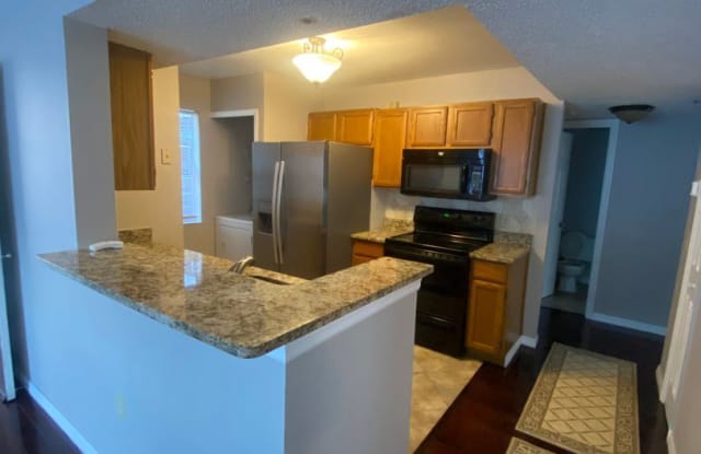 685 YOUNGSTOWN PARKWAY, UNIT #301 - 685 Youngstown Parkway, Altamonte Springs, FL 32714