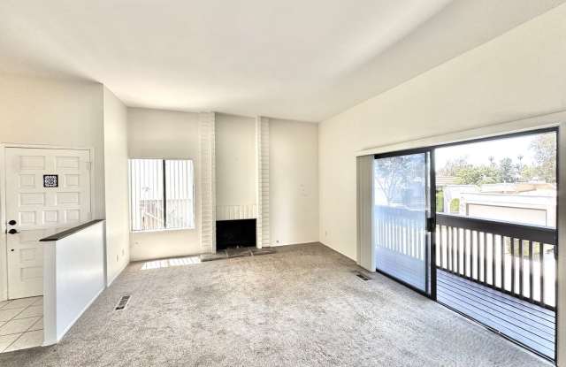 COMING SOON: BIG College Area Townhome 4 Bed / 2.5 Bath garage, AC, pool, W/D