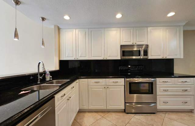 7526 Pinewalk Drive S 174, Margate, FL 33063 - 8119