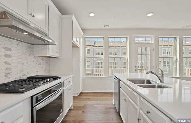 7 Leahy Drive