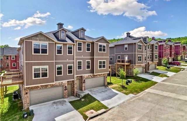 2 Bedroom Condo for Rent in Fayetteville!