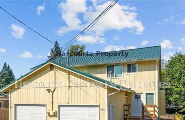 Photo of 3807 Maple Ave