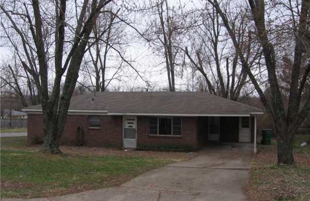 2301 Cottonwood Pl