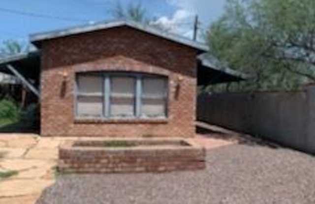 609 East Mabel Street