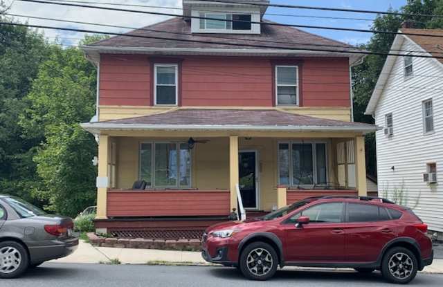 Single Family, Walking Distance to Hospital