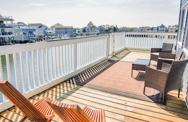 Photo of 6104 Monmouth Ave