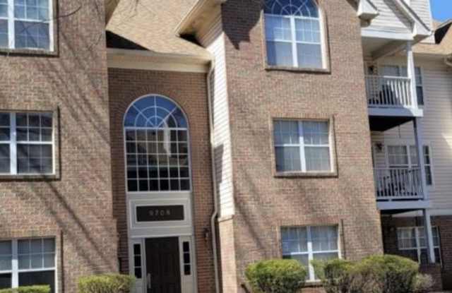 9708 LAKE POINTE Court