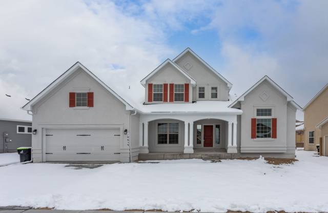 Exceptional 4-Bedroom Home with Dual Fireplaces, Main Level Master Suite, and Spacious Basement - A Must-See! - 10659 White Kettle Trail, Colorado Springs, CO 80908