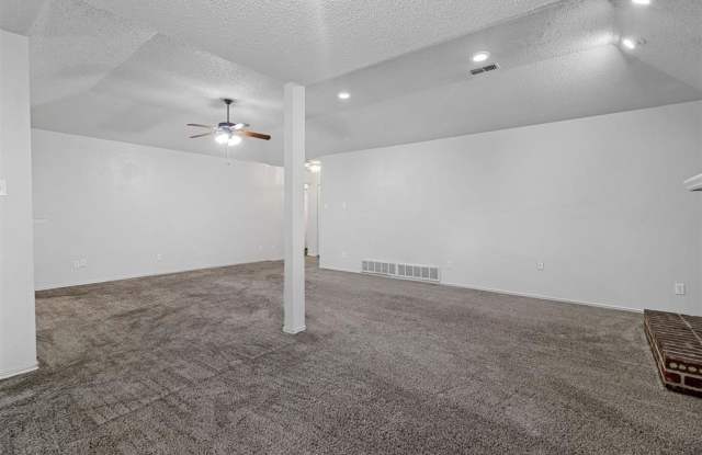 616 Lake Crest Parkway